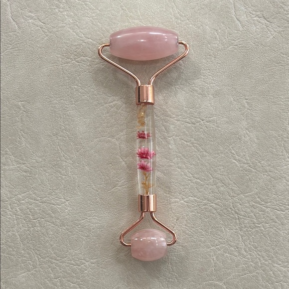 Gua Sha Facial Roller Tool with real Flowers in Handle - Picture 1 of 6